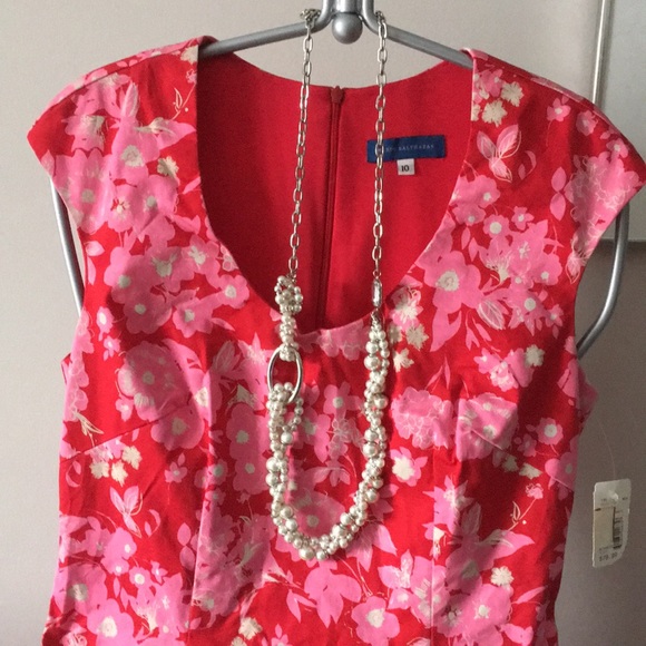 Ready to shine in this pinup/flower power dress! - Picture 2 of 6